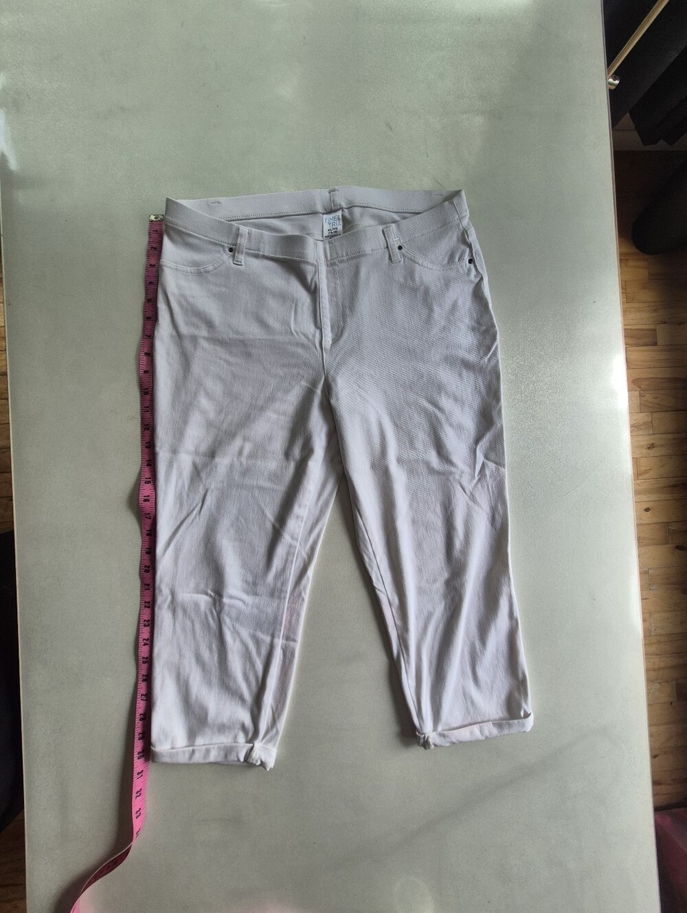 Women's White Capri Jeans - Stretch Cotton Blend